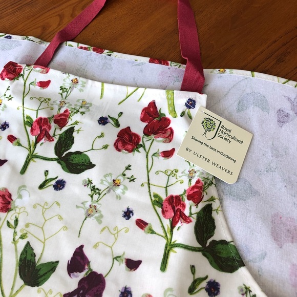 Ulster Weavers Other - 🆕 Ulster Weavers Sweet Pea Apron
